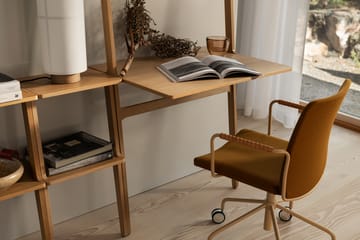 Libri skrivebord - Lakkert eik - Swedese