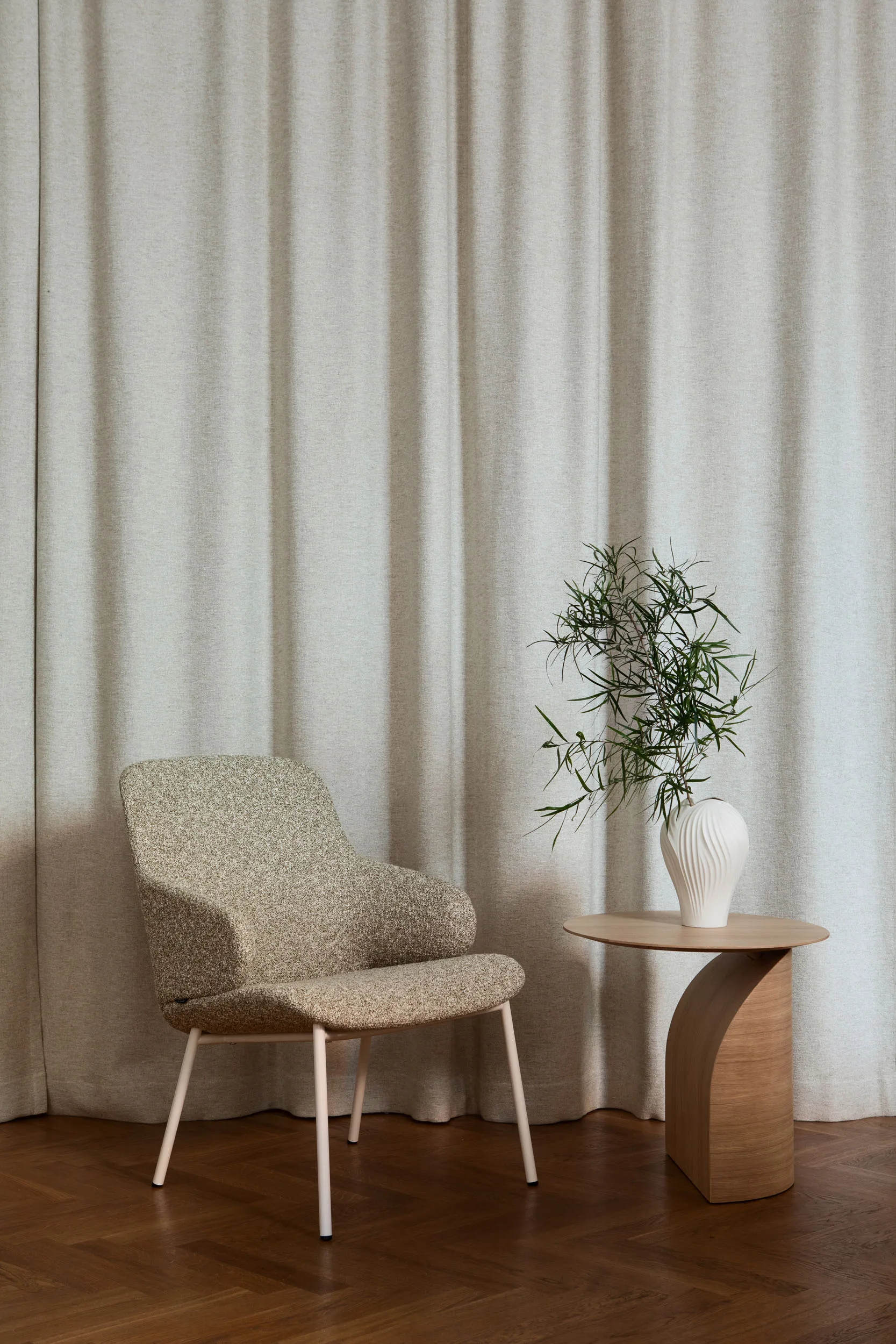 Savoa bord H 50 cm, Oljet eik Swedese