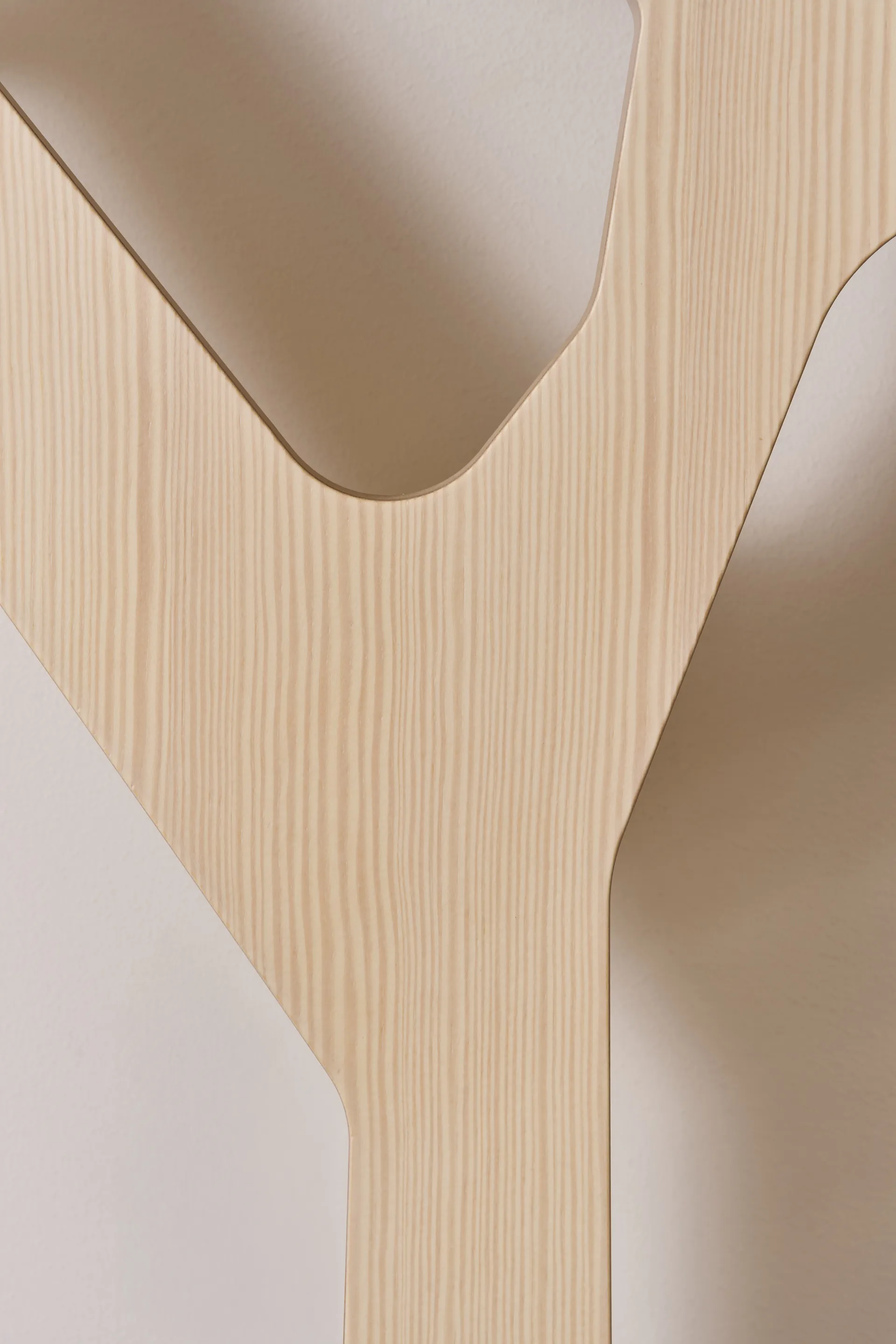 Tree wall veggmontert kleshengere Special Edition 194 cm, Hvitepigmentert furu Swedese