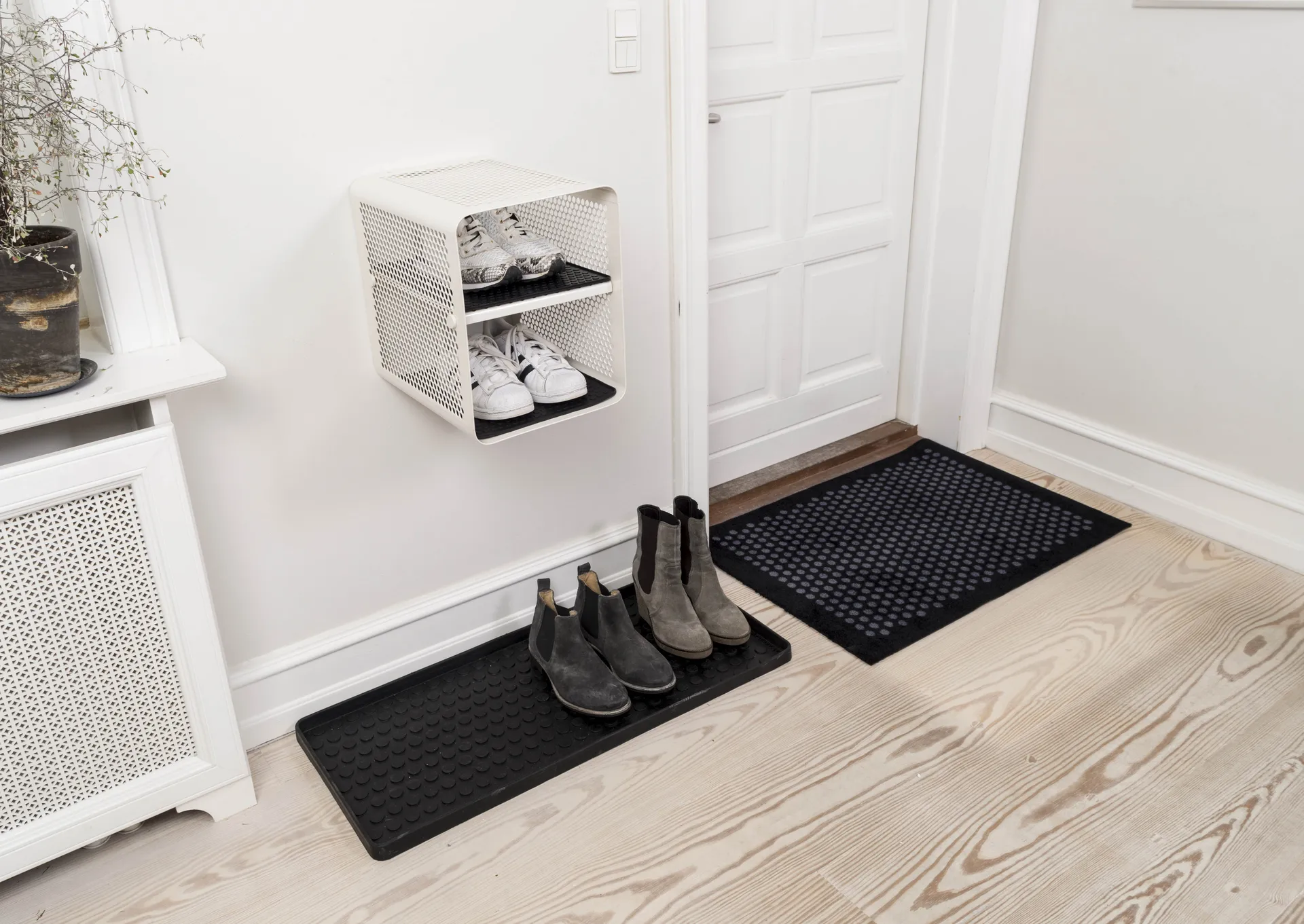 Dot dørmatte, Black, 60 x 90 cm tica copenhagen