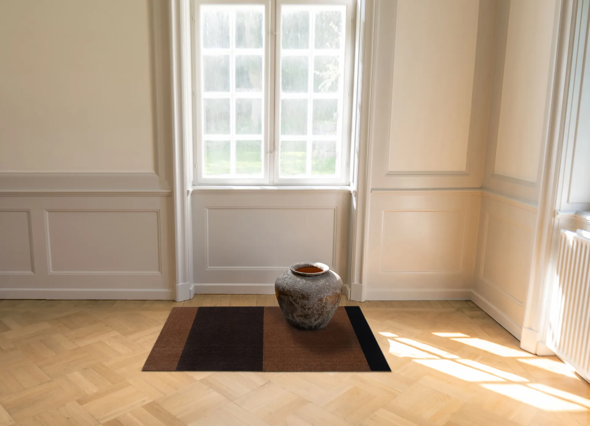 Stripes entréteppe horisontal, Cognac-dark brown-black, 90x130 cm tica copenhagen