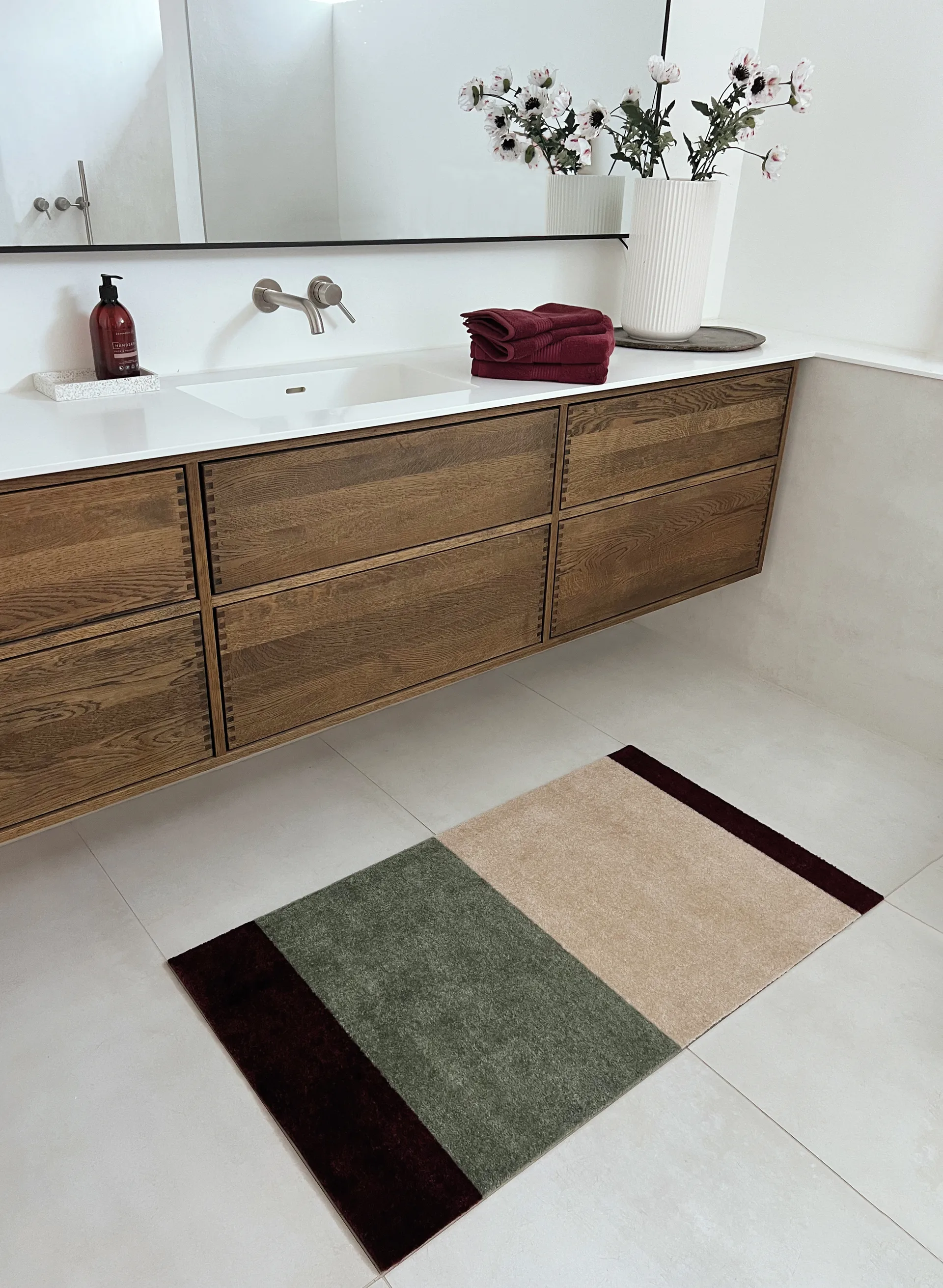 Stripes entréteppe horisontal, Green-ivory-bordeaux, 67x120 cm tica copenhagen