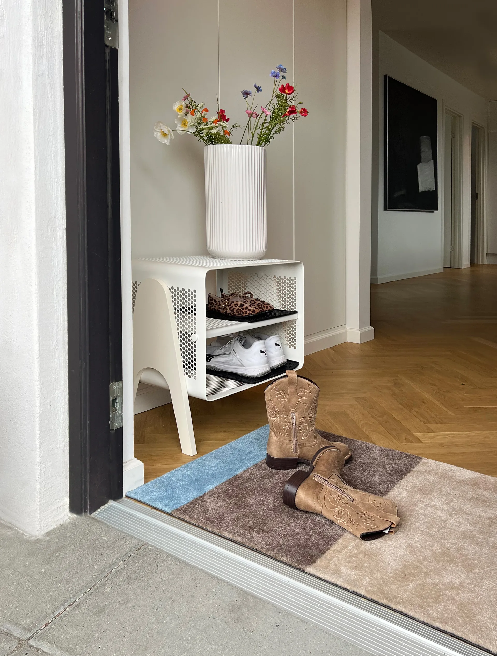 Stripes entréteppe horisontal, Ivory-sand-blue, 67x120 cm tica copenhagen