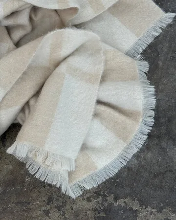 Hallin mohairpledd - Beige-off white, 130×170 cm - Tinted