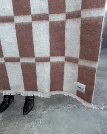 Hallin mohairpledd - Off white-rust, 130×170 cm - Tinted