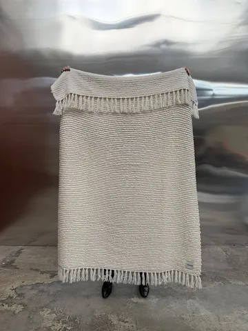 Janzen bouclé-pledd - Solid off white-natural, 130×170 cm - Tinted