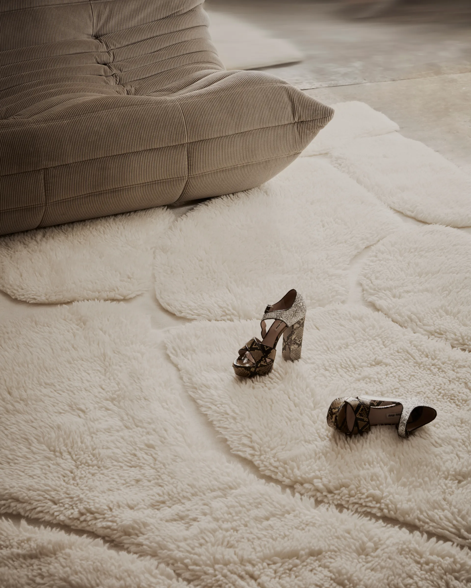 Kullin ullteppe 200x300 cm, Offwhite Tinted