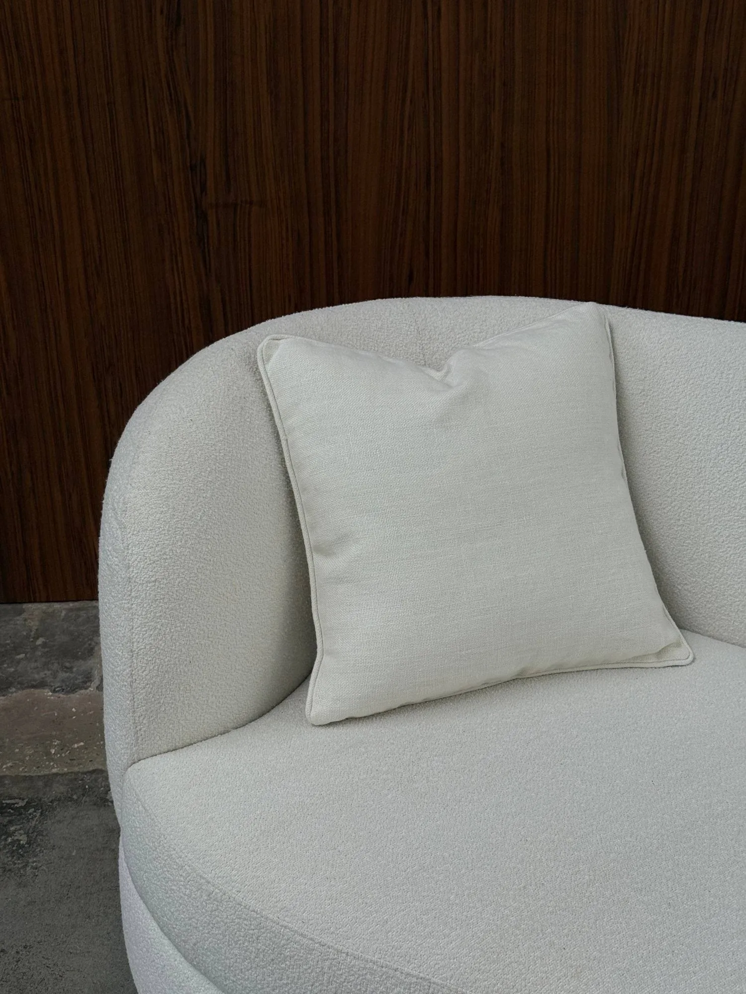Norell pyntepute, Off white, 50x50 cm Tinted