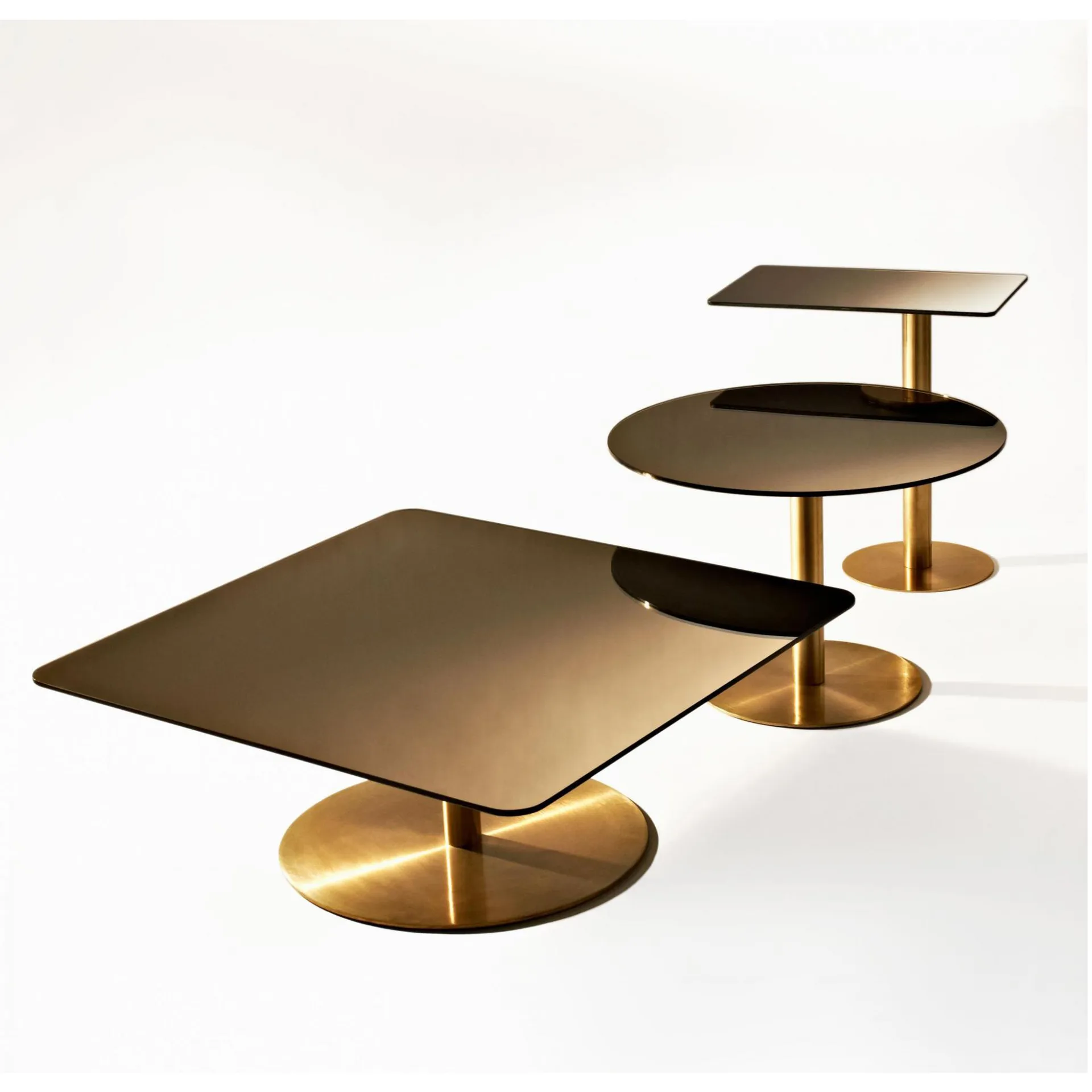 Flash sofabord 80x80 cm, Svart speilglass-svart stativ Tom Dixon