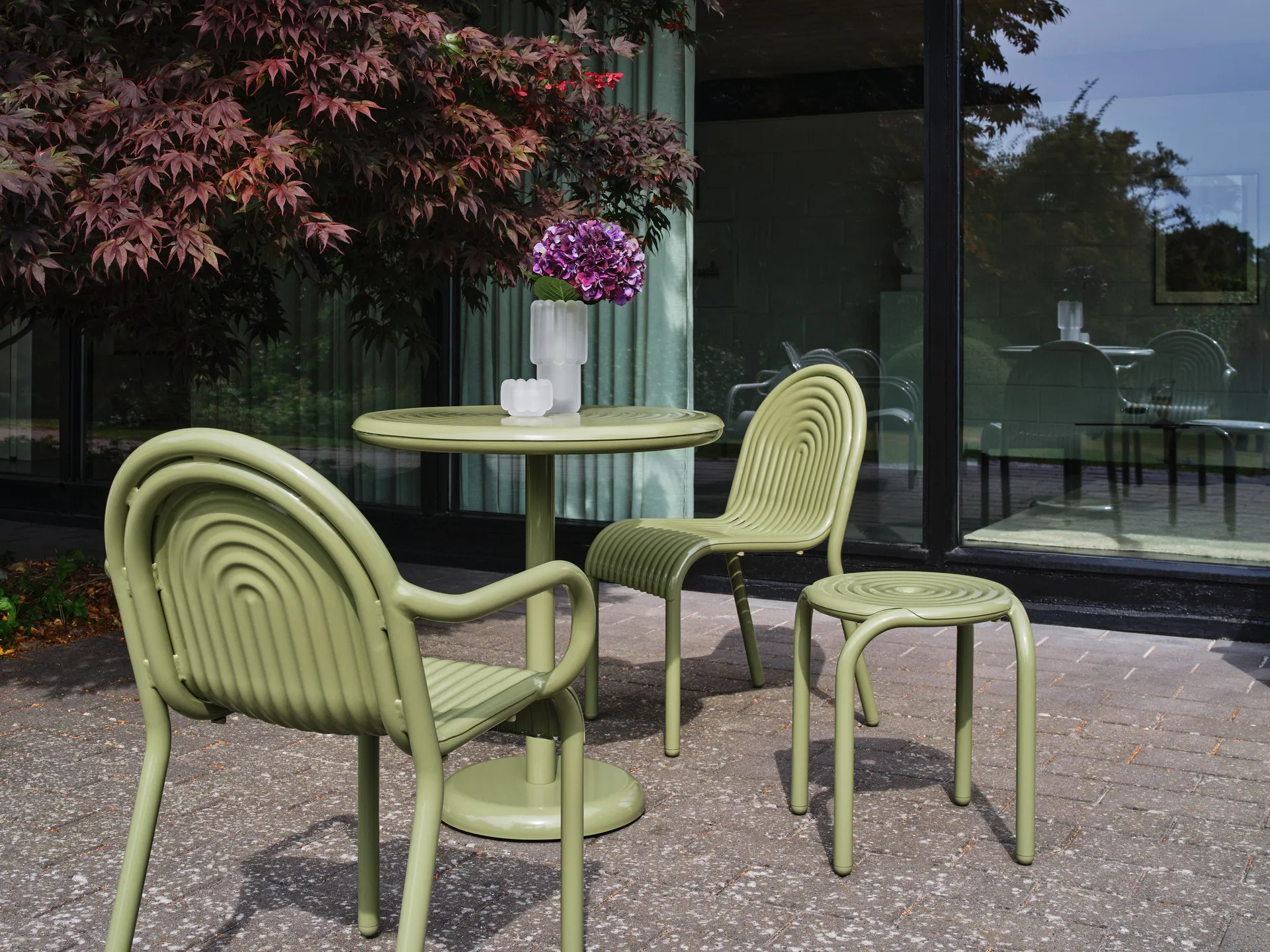 Groove cafebord rundt - Moss, Ø70 cm Tom Dixon