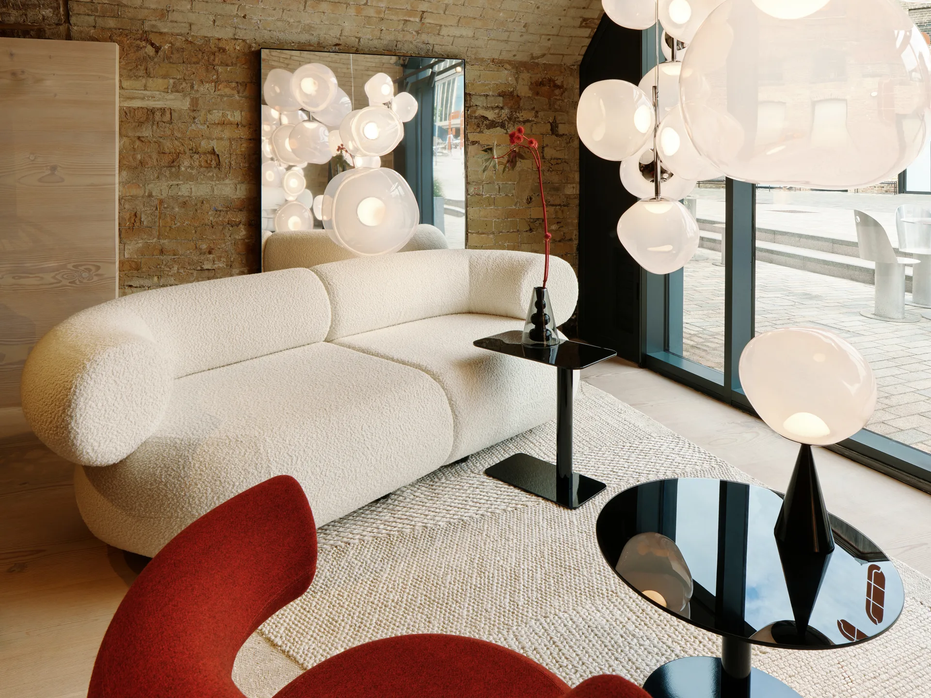 Melt Chandelier large lysekrone LED 196 cm, Opal-silver Tom Dixon