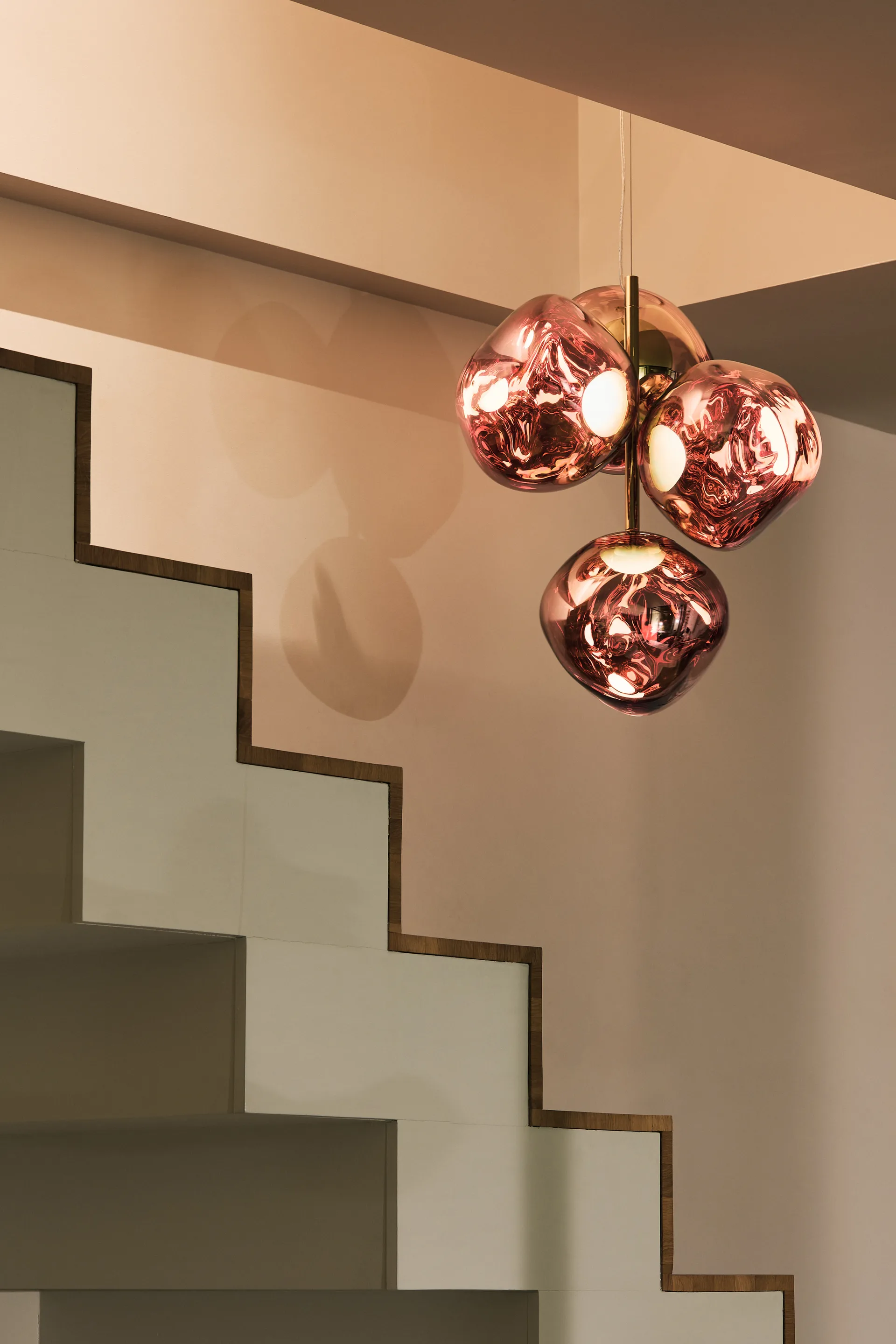 Melt Chandelier mini takkrone LED 63,4 cm, Copper Tom Dixon
