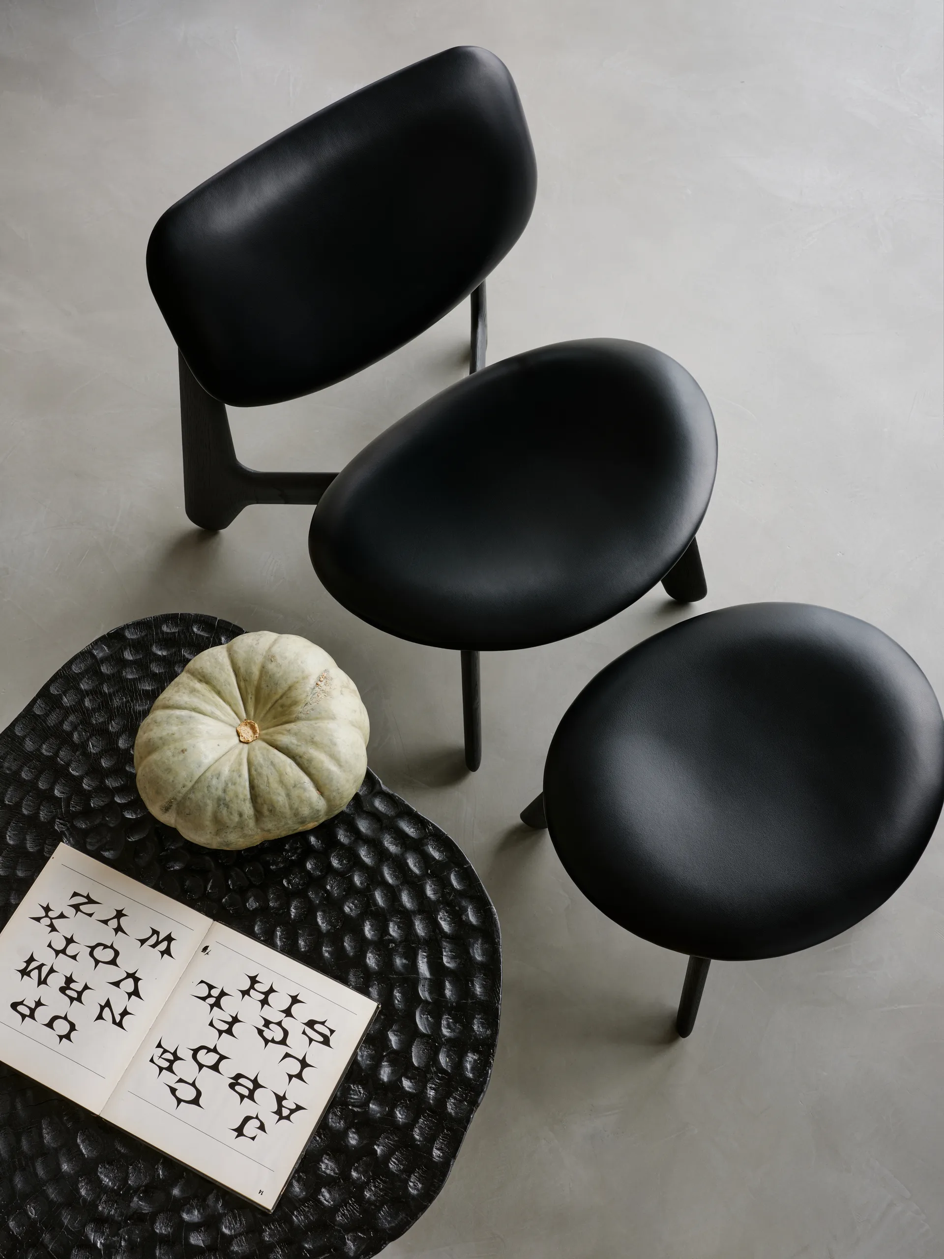 Slab puff 45x55 cm, Black ash-black leather Tom Dixon