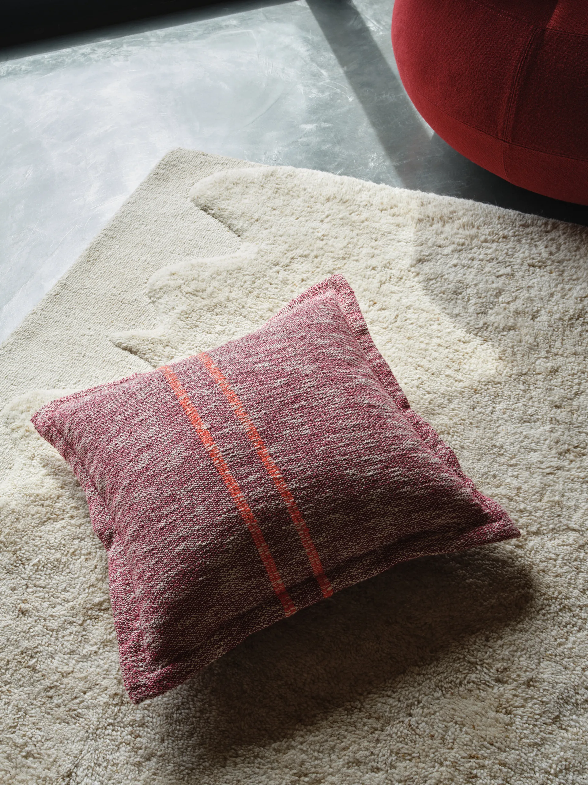 Track pyntepute, Burgundy, 56x56 cm Tom Dixon