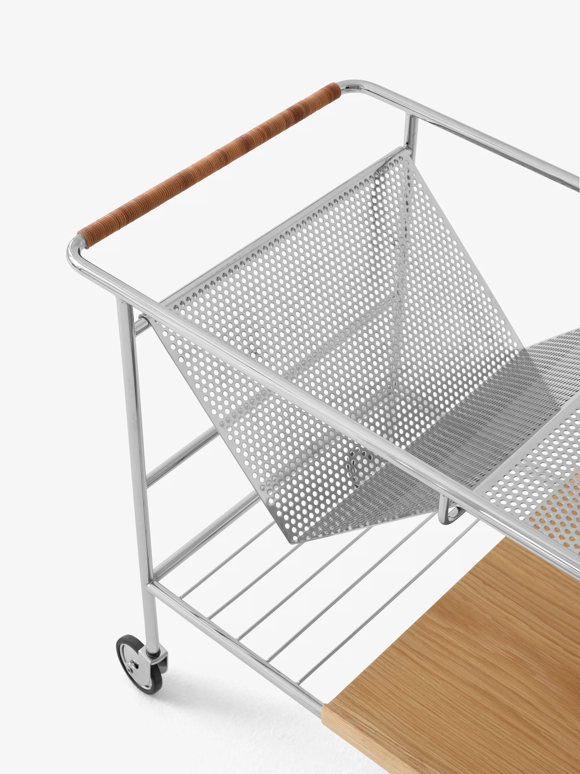 Alima oppbevaringsvogn lakkert eik, Chrome & lacquered oak &Tradition