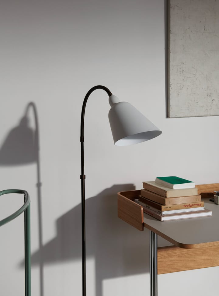 Bellevue AJ7 stålampe Anniversary Edition, White-bronzed brass &Tradition