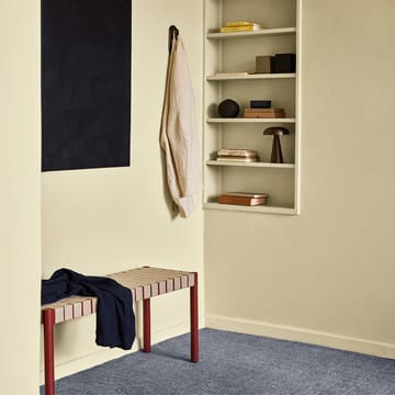 Betty TK4 benk - Black, naturflettet linstråsete - &Tradition
