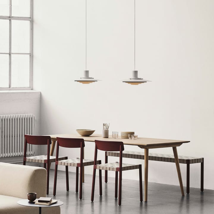 Betty TK5 benk, Black, naturflettet linstråsete &Tradition
