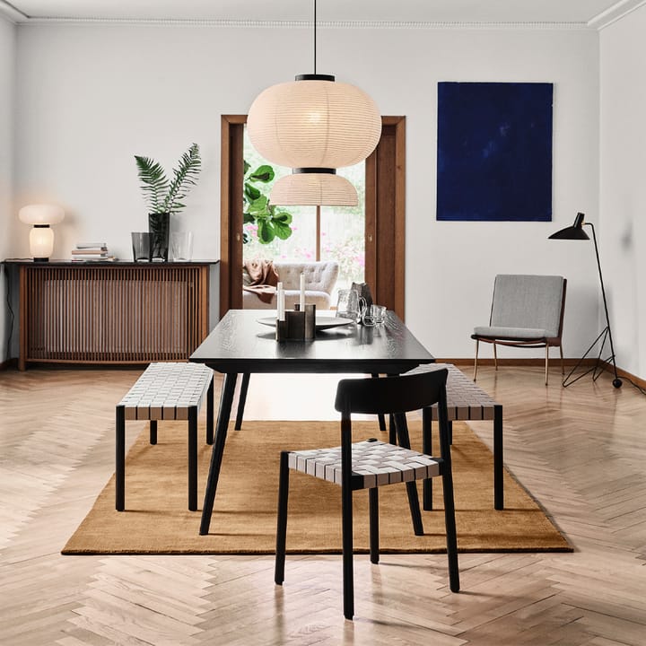 Betty TK5 benk, Oak, naturflettet linstråsete &Tradition