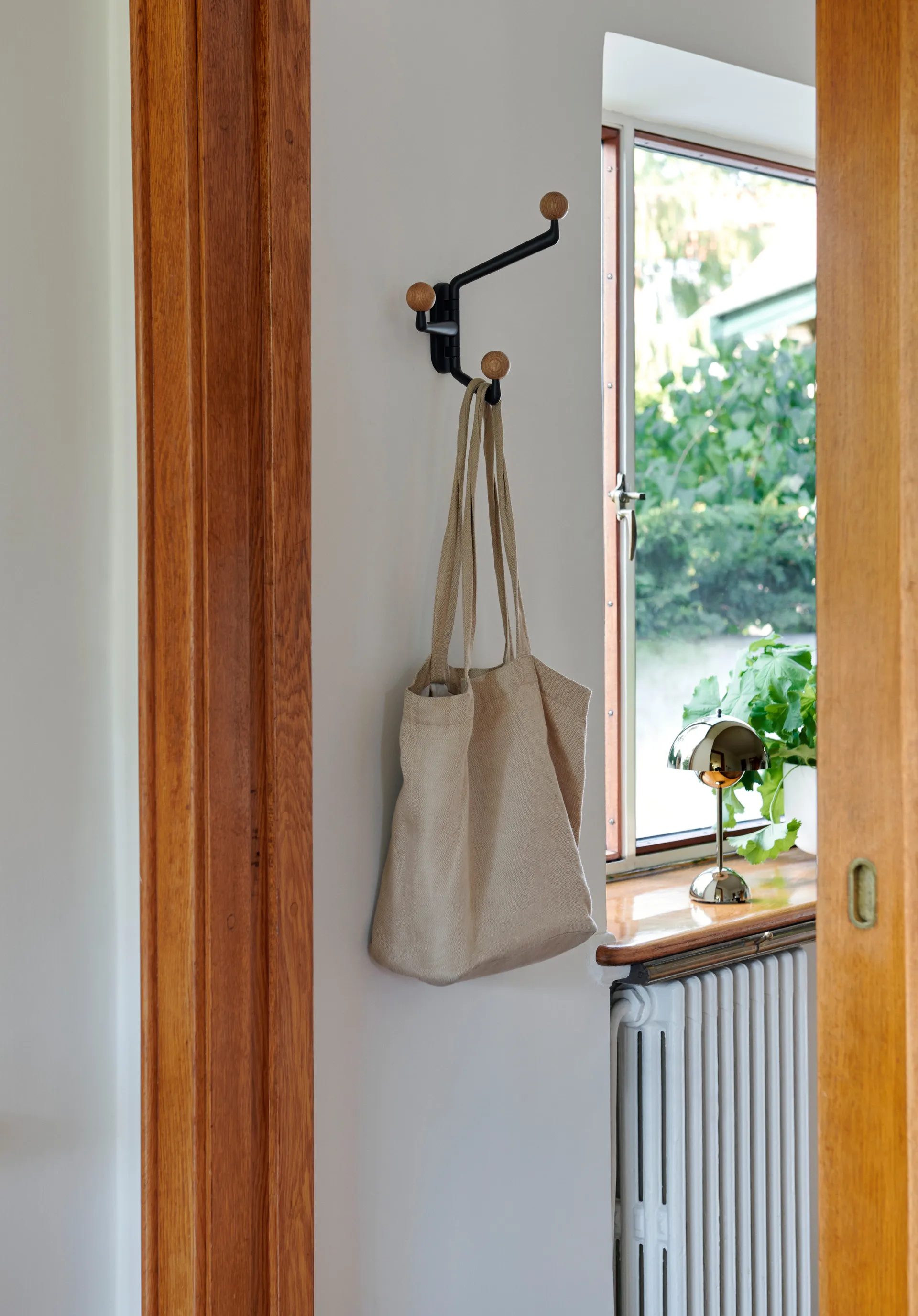 Capture SC74 knaggrekke small 3-armet, Graphite-Oak &Tradition