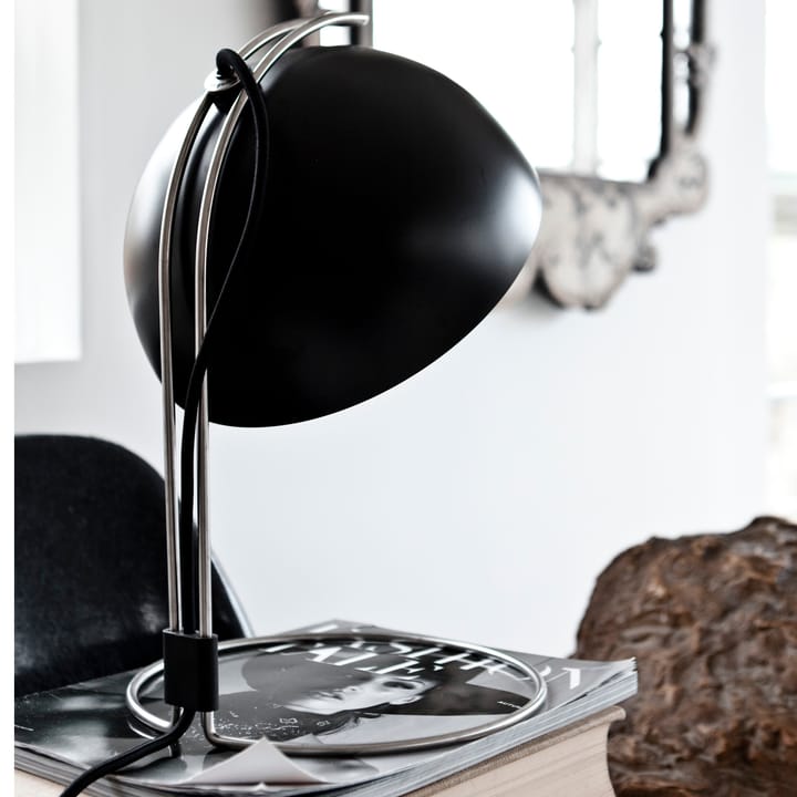 FlowerPot bordlampe VP4, matt svart &Tradition