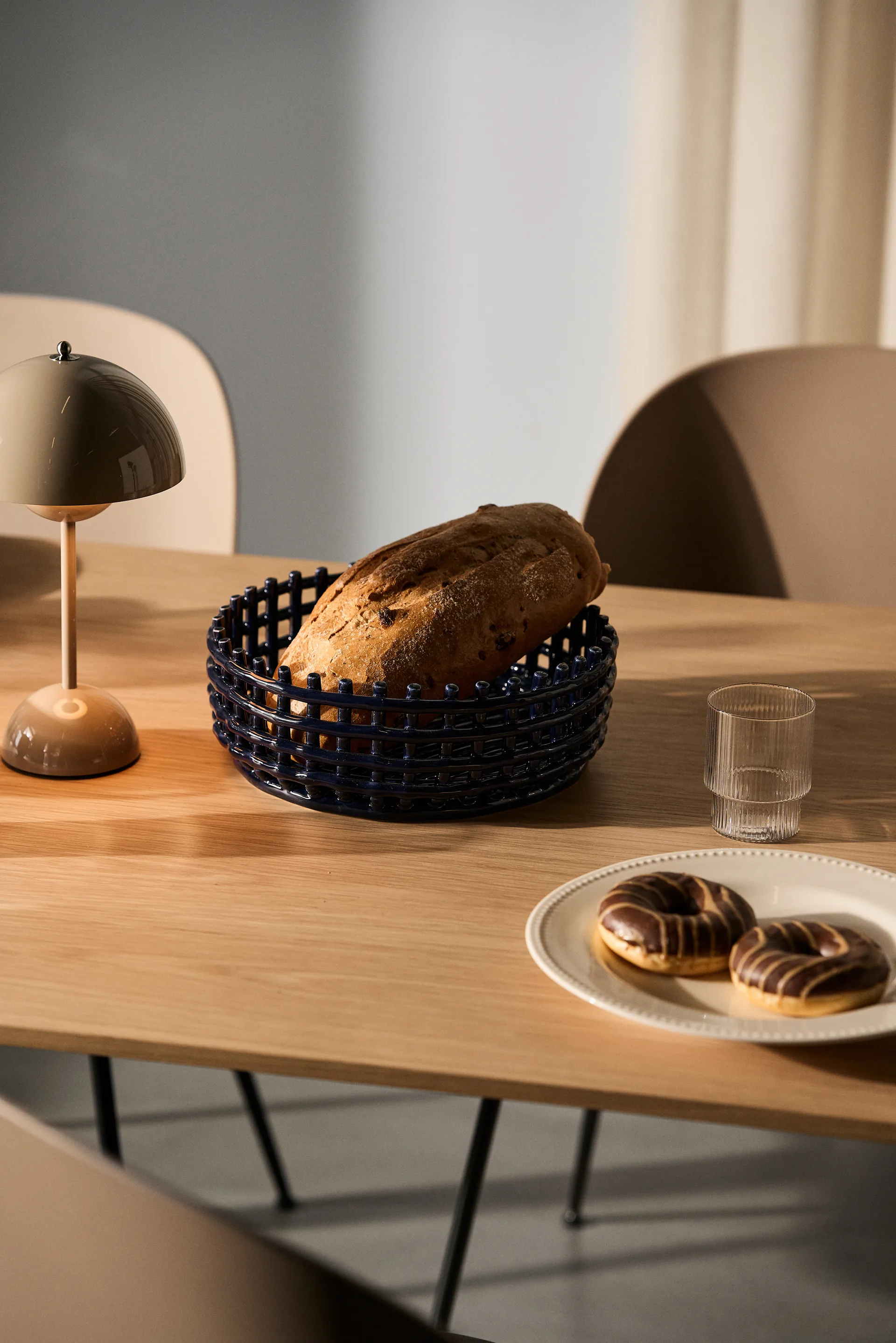 Flowerpot portable bordlampe VP9, Grey beige &Tradition