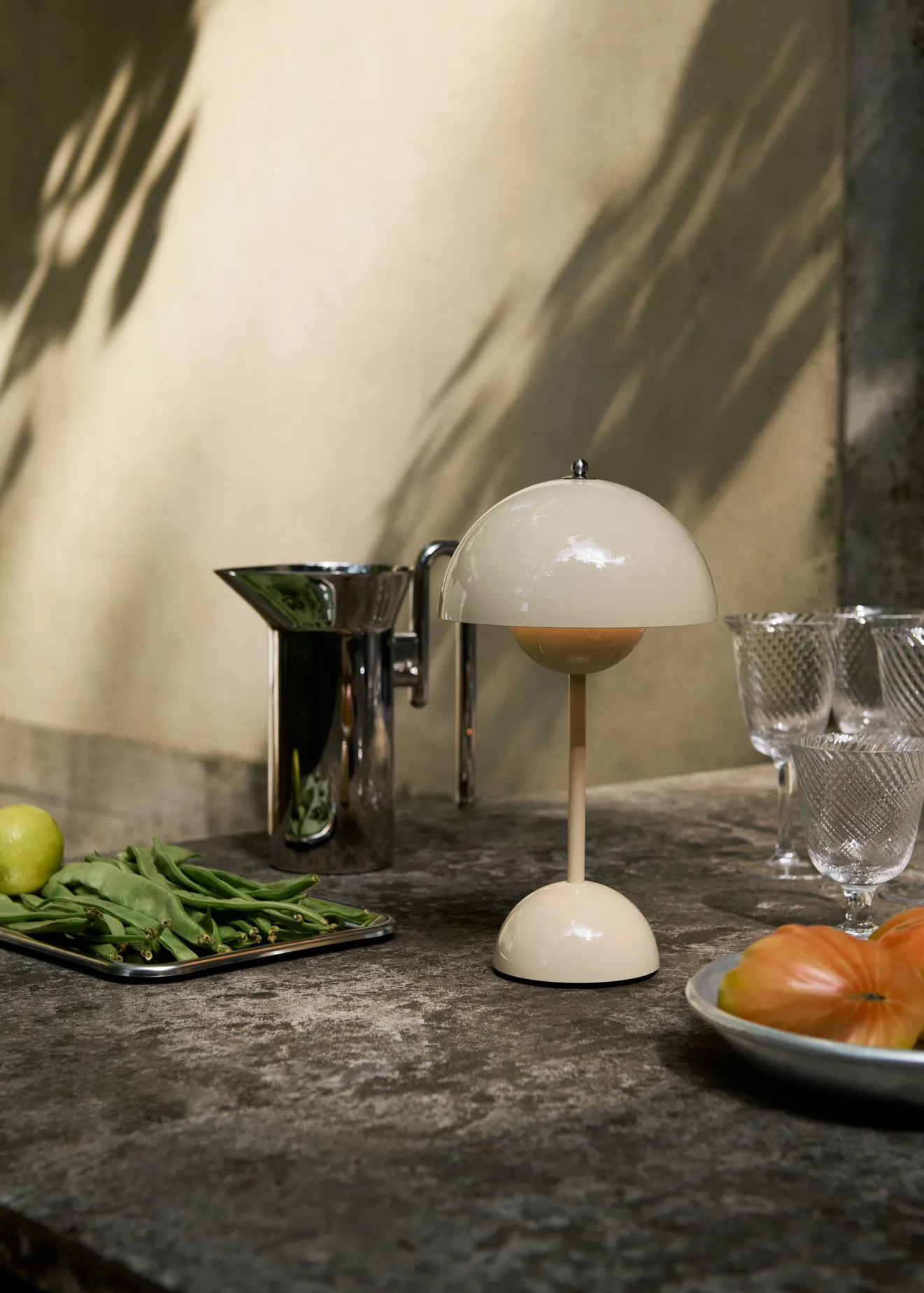 Flowerpot portable bordlampe VP9, Ivory &Tradition