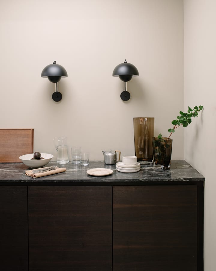 Flowerpot vegglampe VP8, Matt black &Tradition