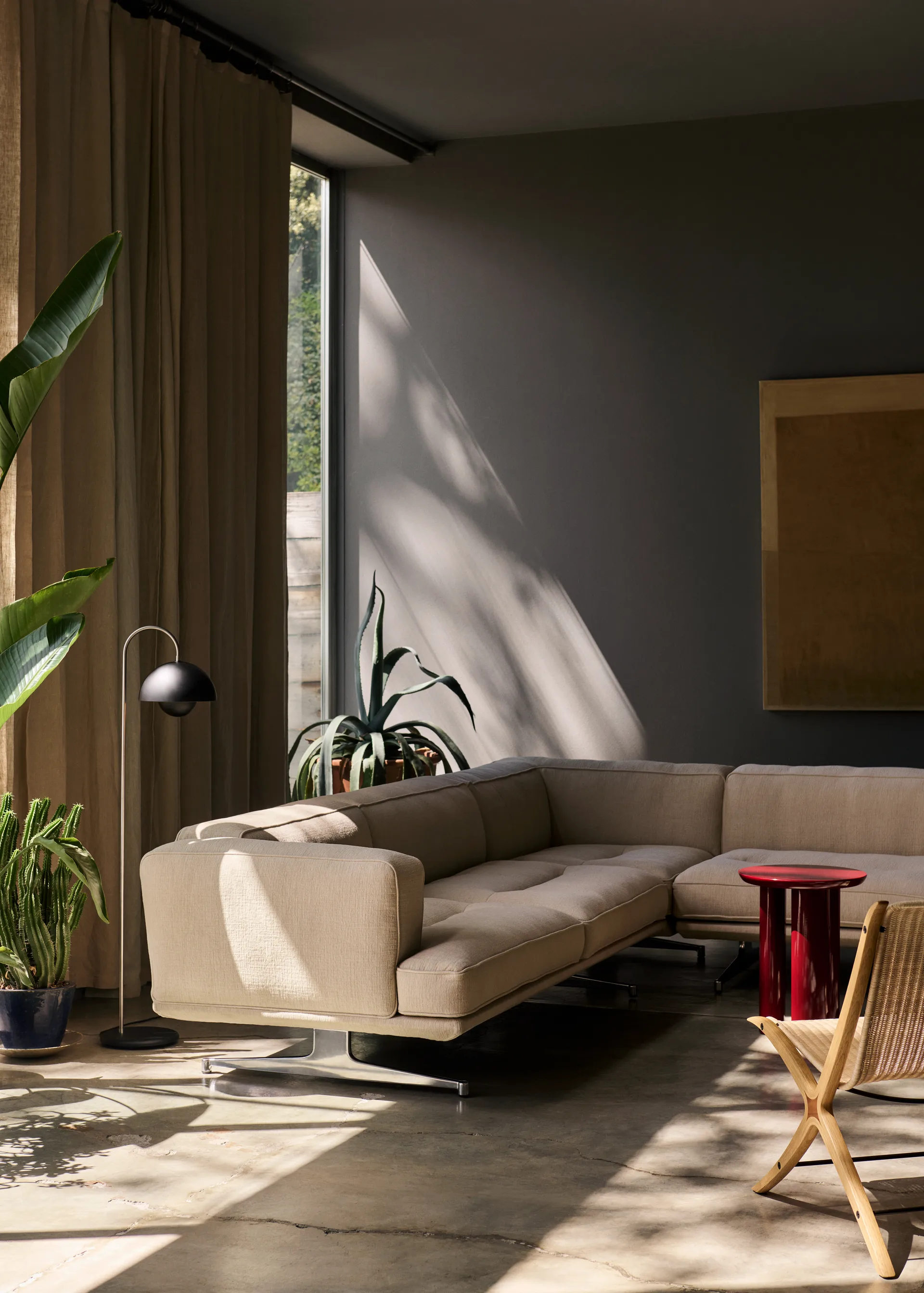 Flowerpot VP12 gulvlampe, Matt svart &Tradition