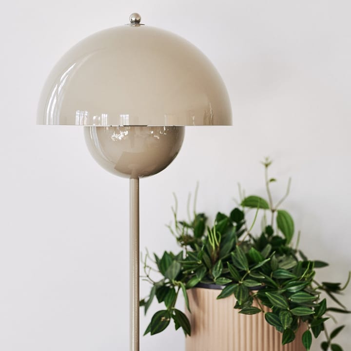 FlowerPot VP3 bordlampe, grå-beige &Tradition