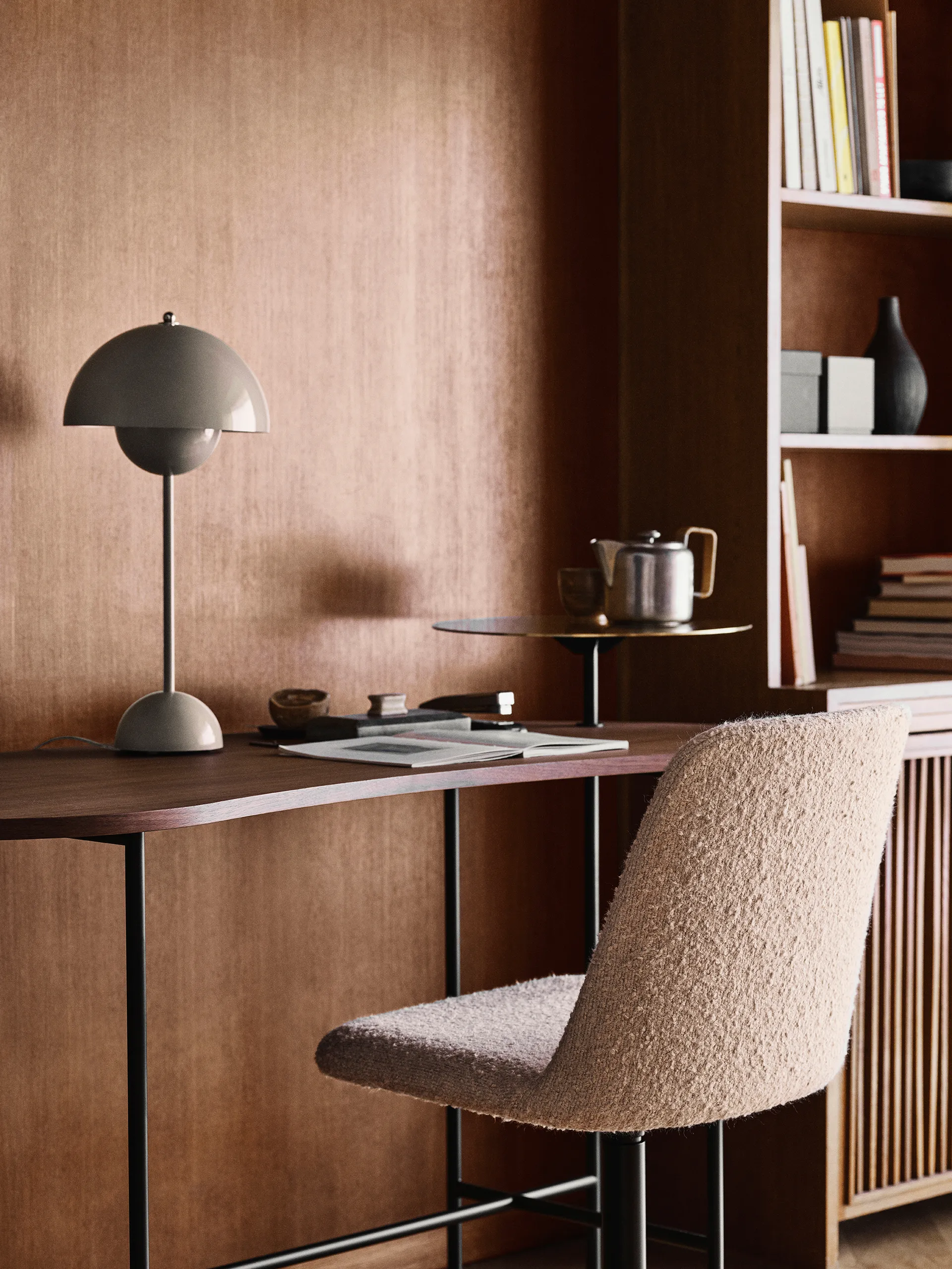 FlowerPot VP3 bordlampe, grå-beige &Tradition