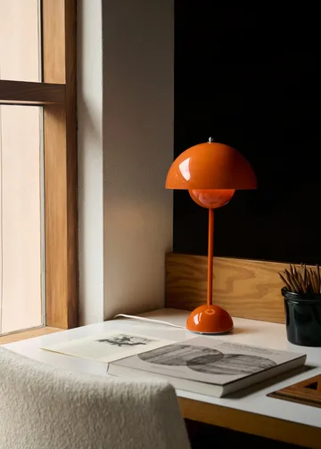 FlowerPot VP3 bordlampe - Zesty orange - &Tradition