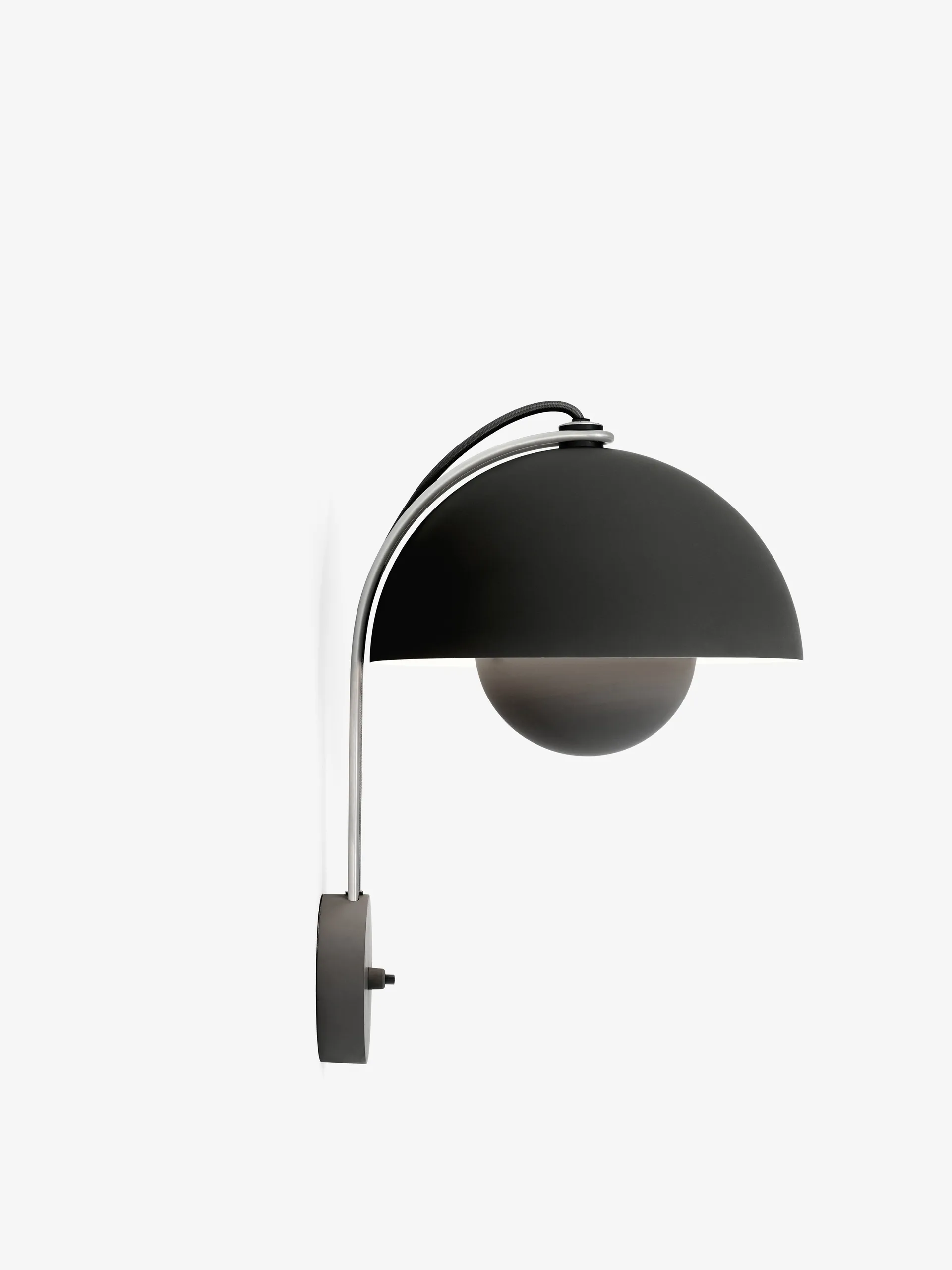 Flowerpot VP8 vegglampe, Matt black &Tradition