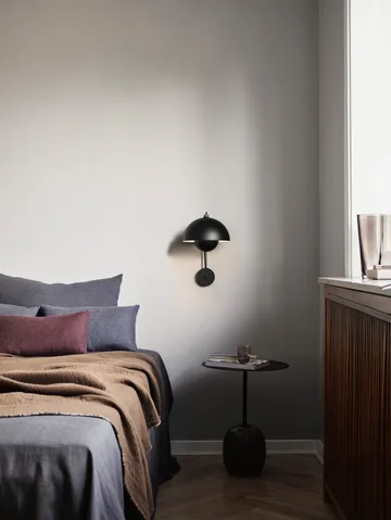 Flowerpot VP8 vegglampe - Matt black - &Tradition