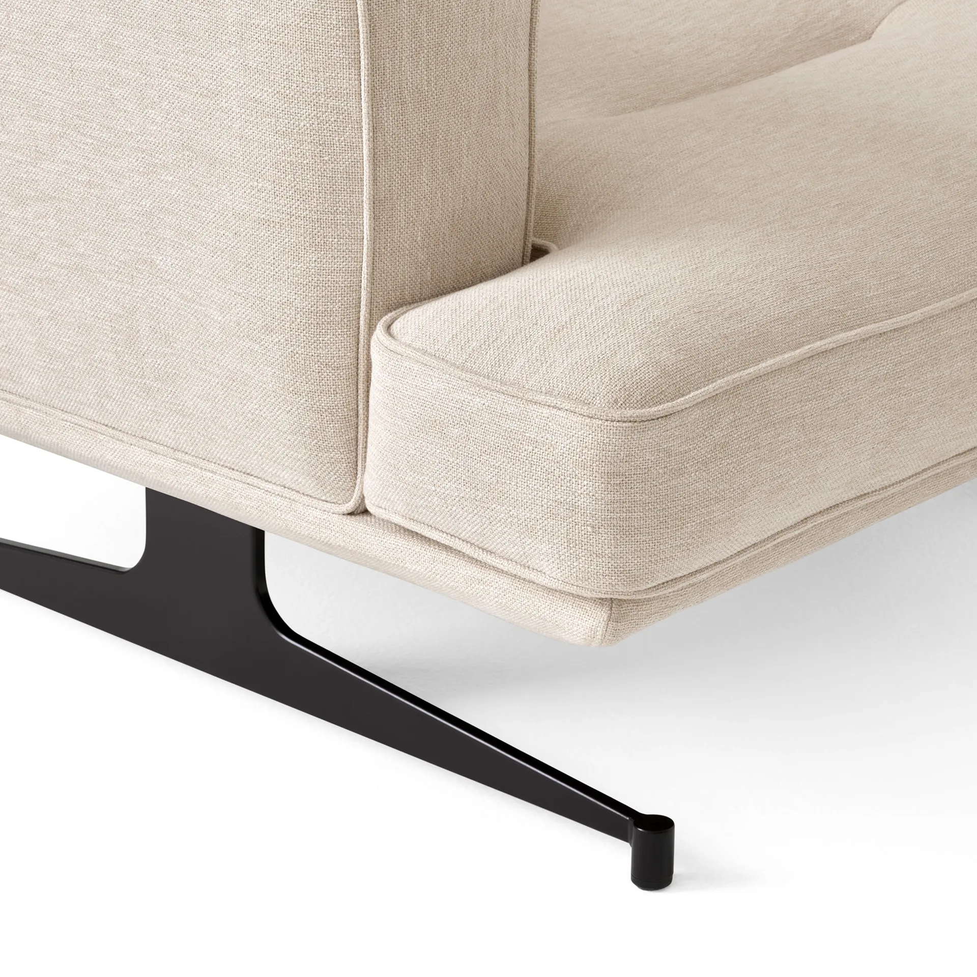 Inland AV21 lenestol, Clay 0011-warm black &Tradition