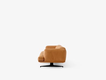 Inland AV23 3-seters sofa - Noble leather cognac-varm svart - &Tradition