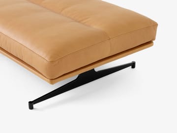 Inland AV32 puff 78 x 113 cm - Noble lær cognac-warm black - &Tradition
