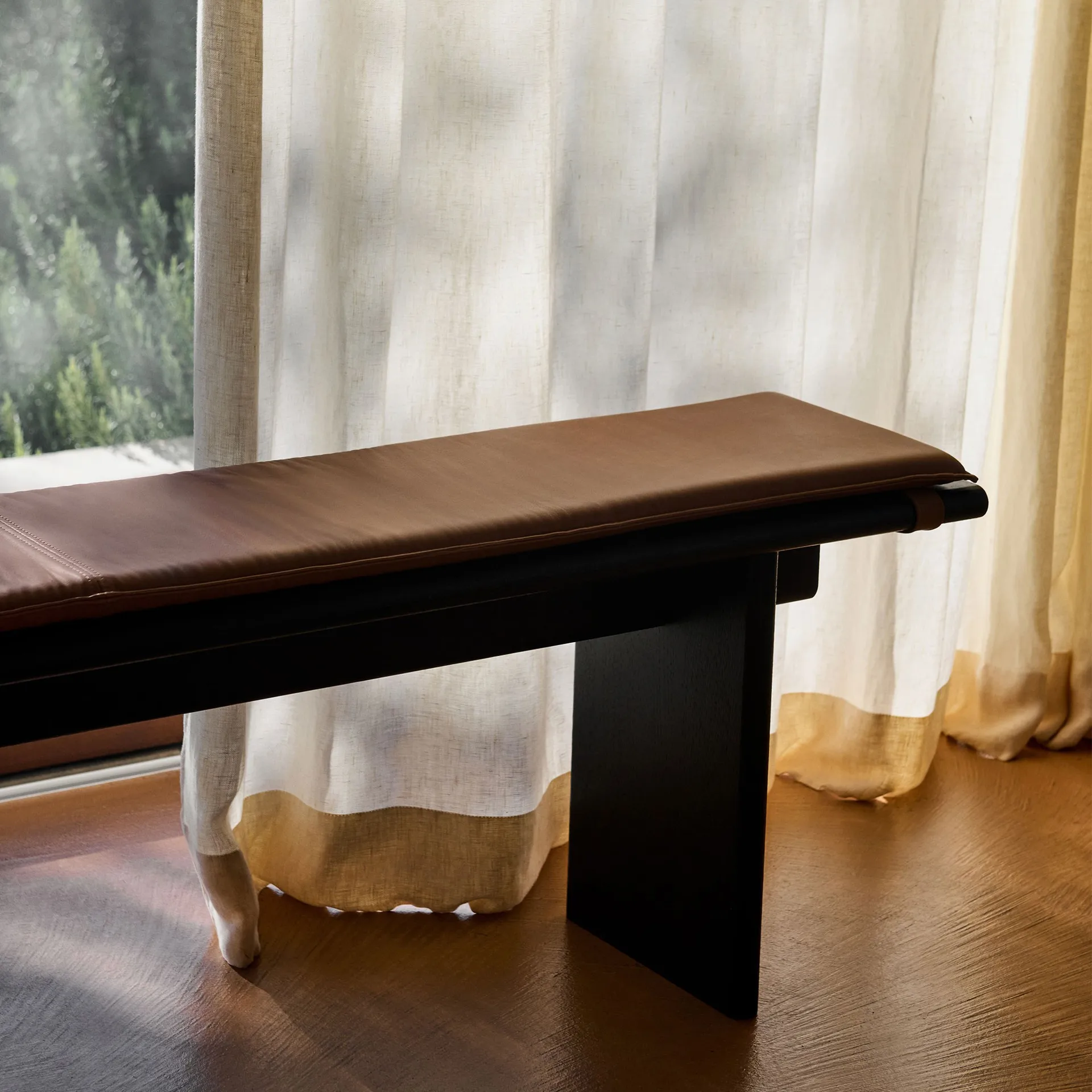 Ita OS6 benk 230 cm, Dark stained oak &Tradition