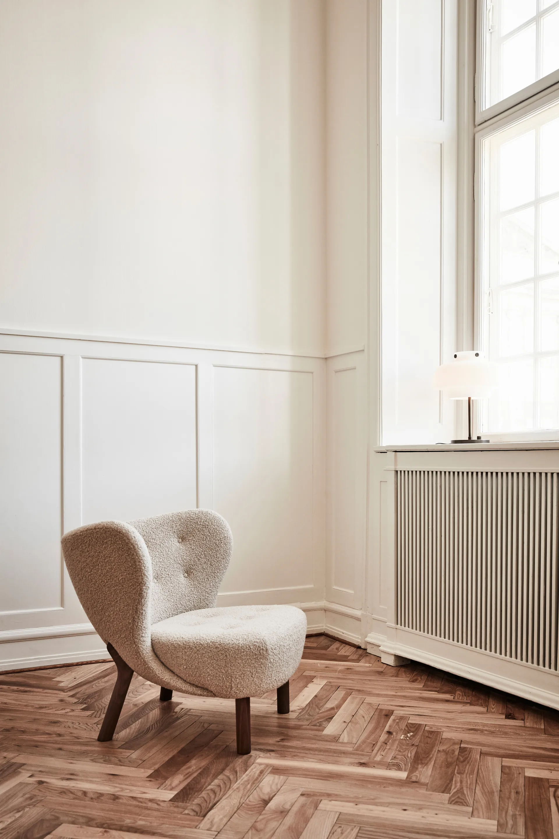 Little Petra VB1 lenestol , Oljet valnøtt-Karakorum 003 &Tradition