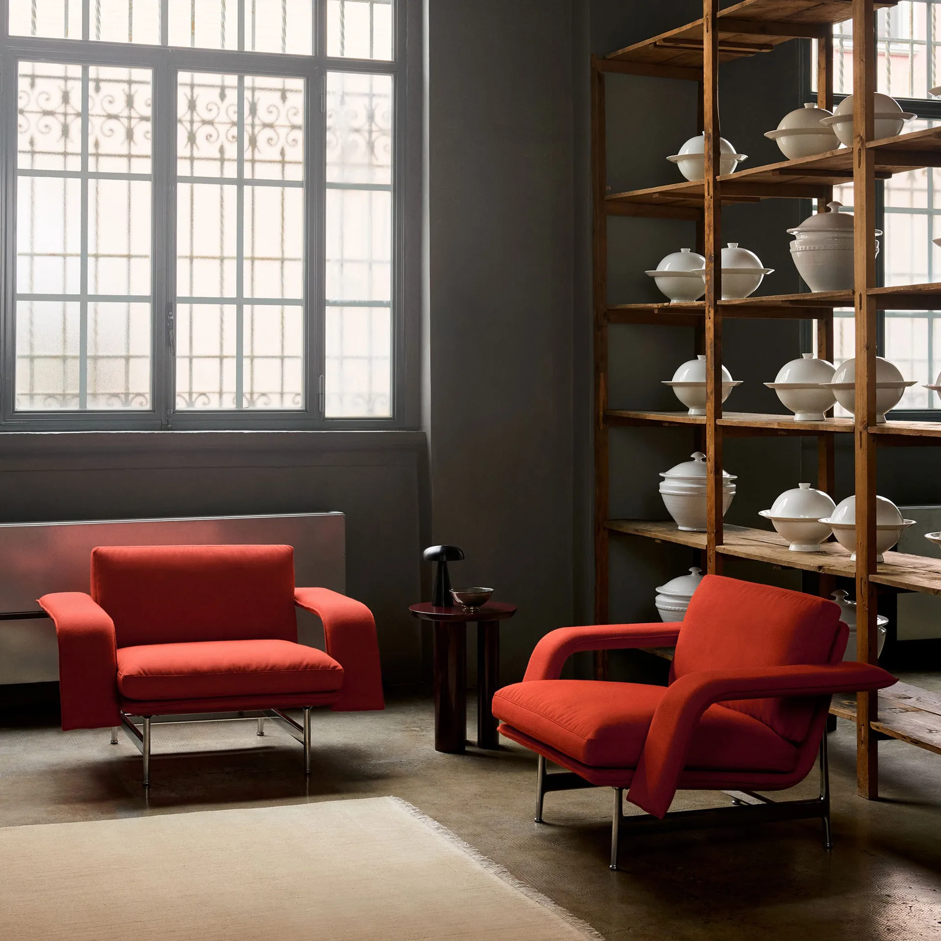 Meantime AV29 lounge lenestol, Pol. aluminium-Fiord 0571 &Tradition