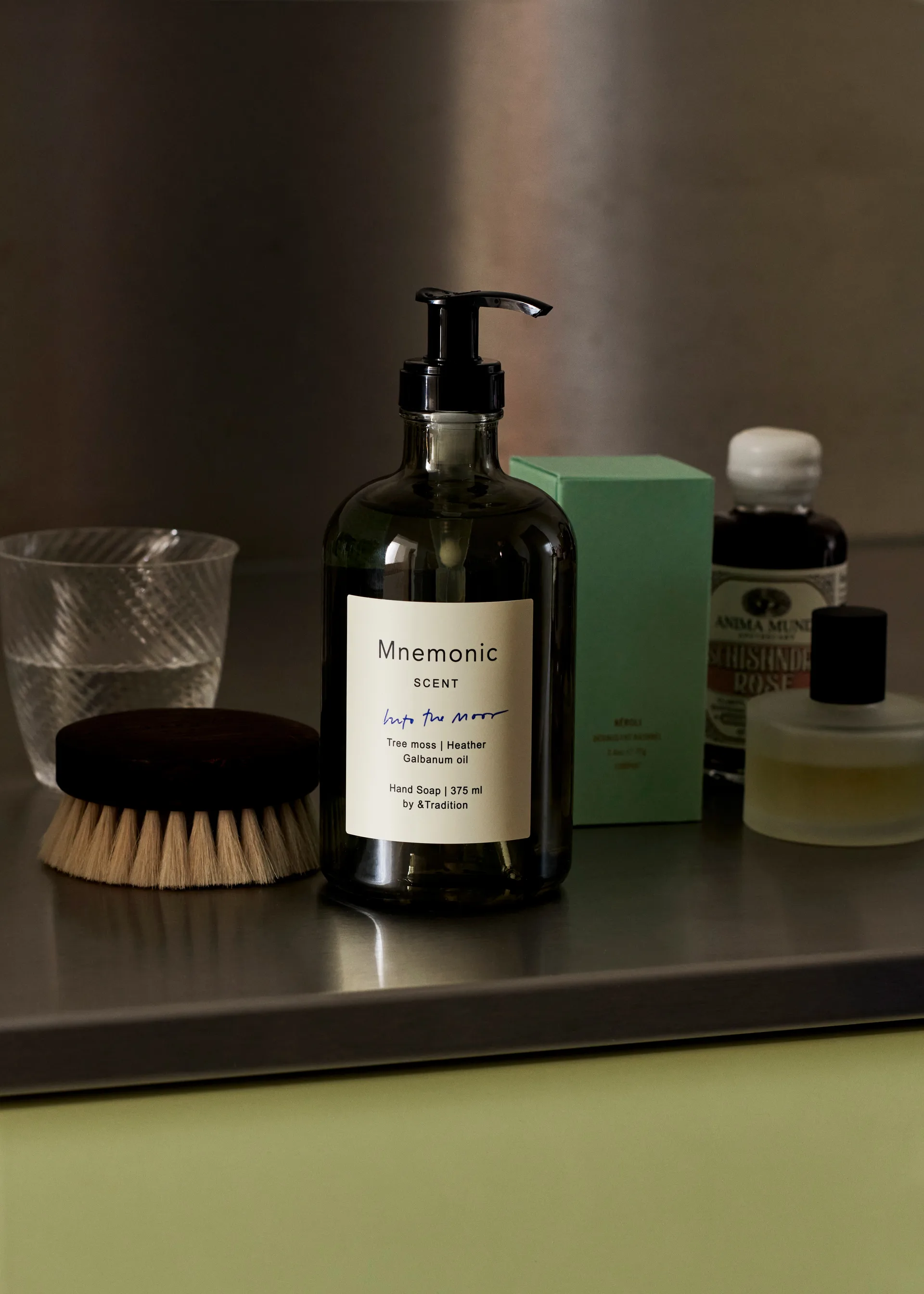 Mnemonic MNC1 håndsåpe 375 ml, Into the moor &Tradition