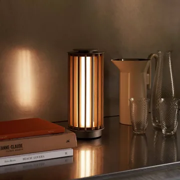 Numbra TY3 portabel bordlampe - Lakkert eik-trumlet aluminium - &Tradition