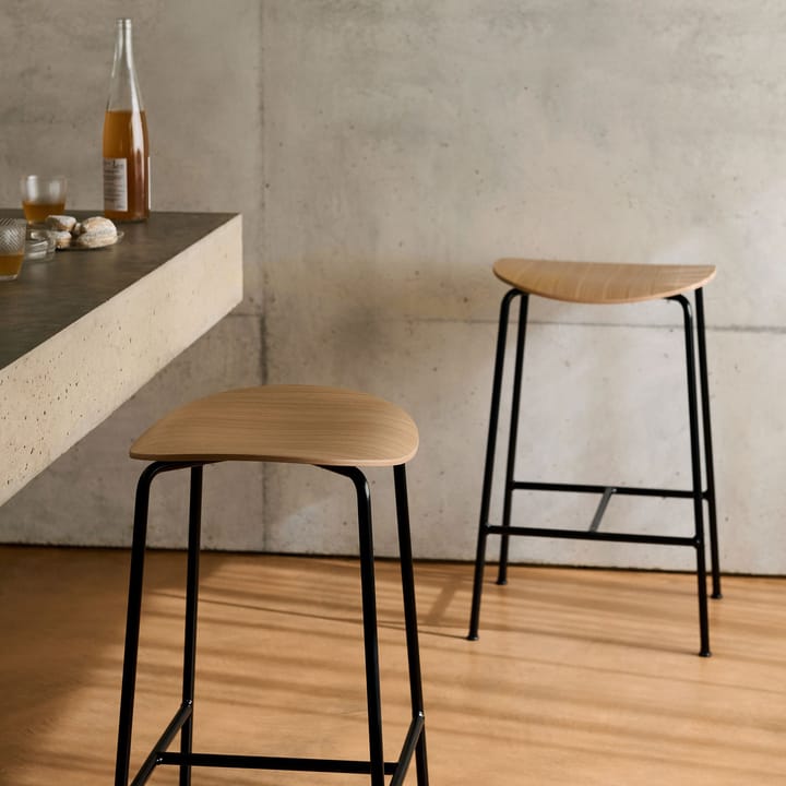 Pavilion AV38 barkrakk 79 cm, Black-lacquered oak &Tradition