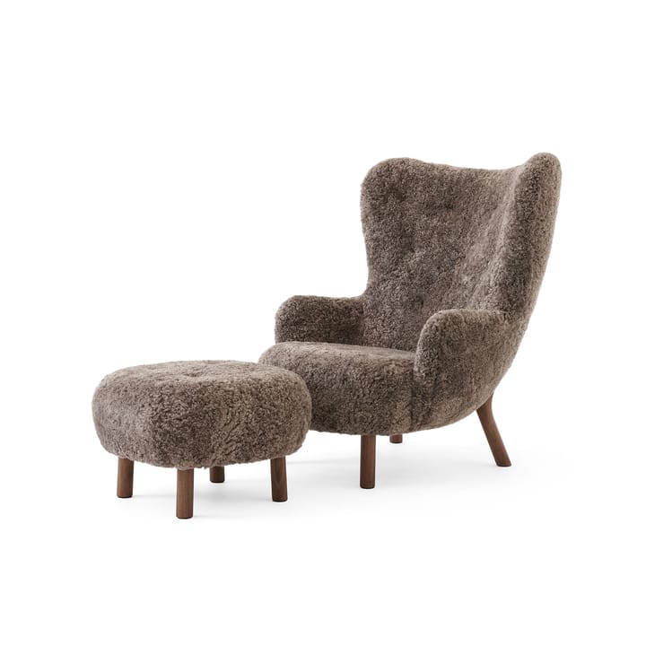 Petra VB3 High lenestol inkl. puff ATD1 - Oljet valnøtt-Sheepskin Sahara - &Tradition