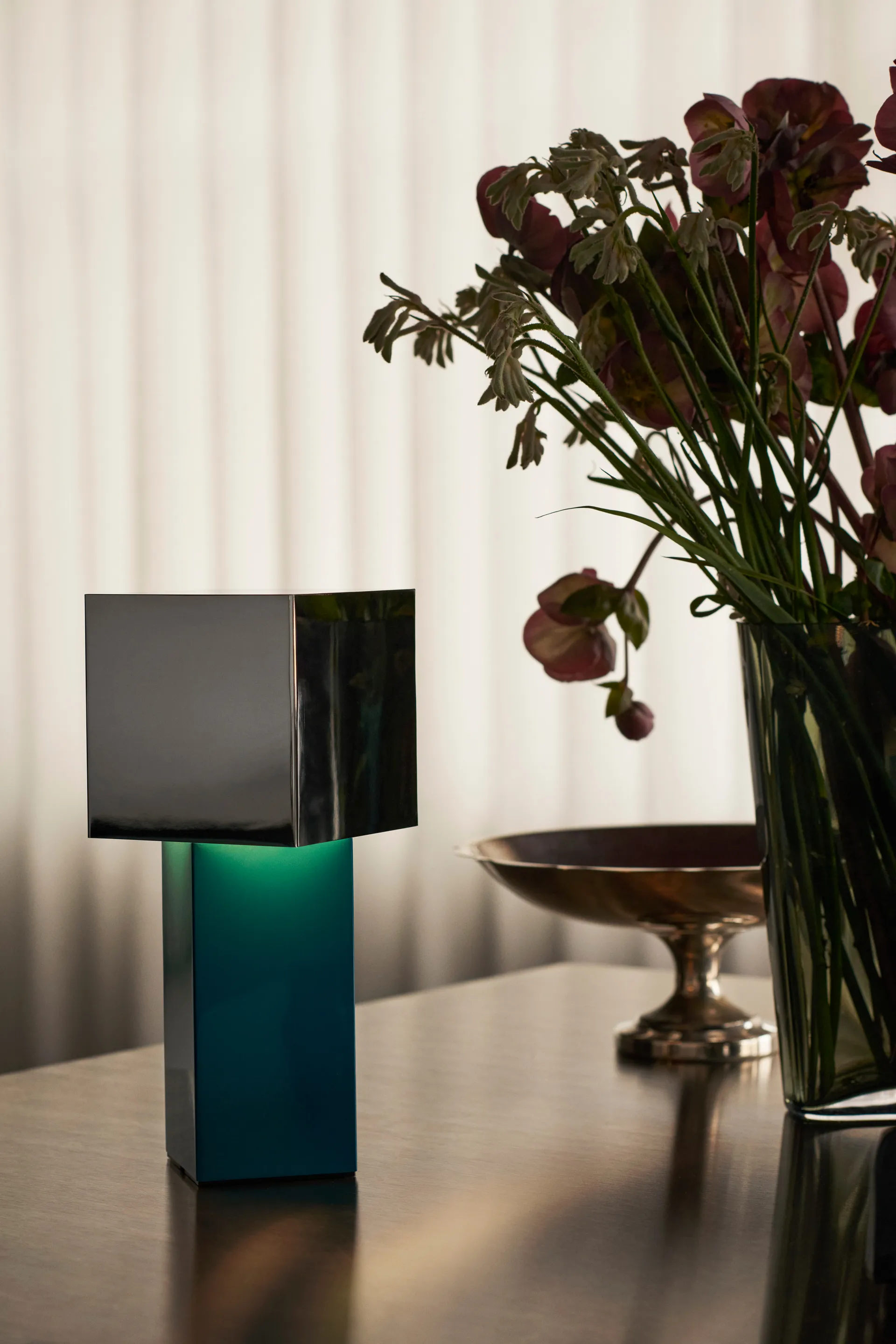 Pivot ATD7 bærbar lampe, Blue silver &Tradition