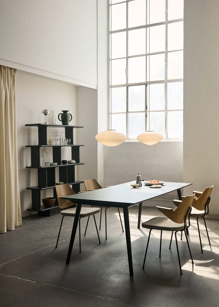RFH RD7 karmstol, Valnøtt-bøk-brun &Tradition