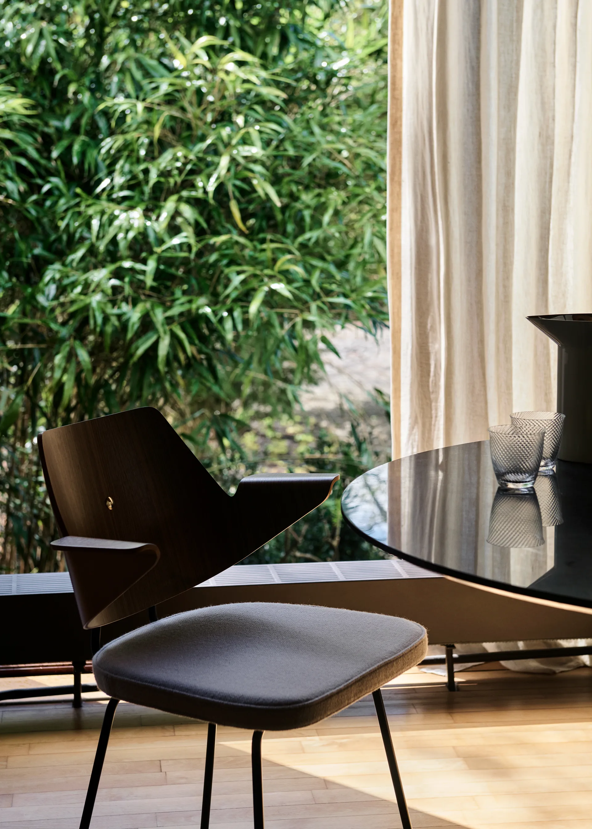 RFH RD7 karmstol, Valnøtt-bøk-offwhite &Tradition