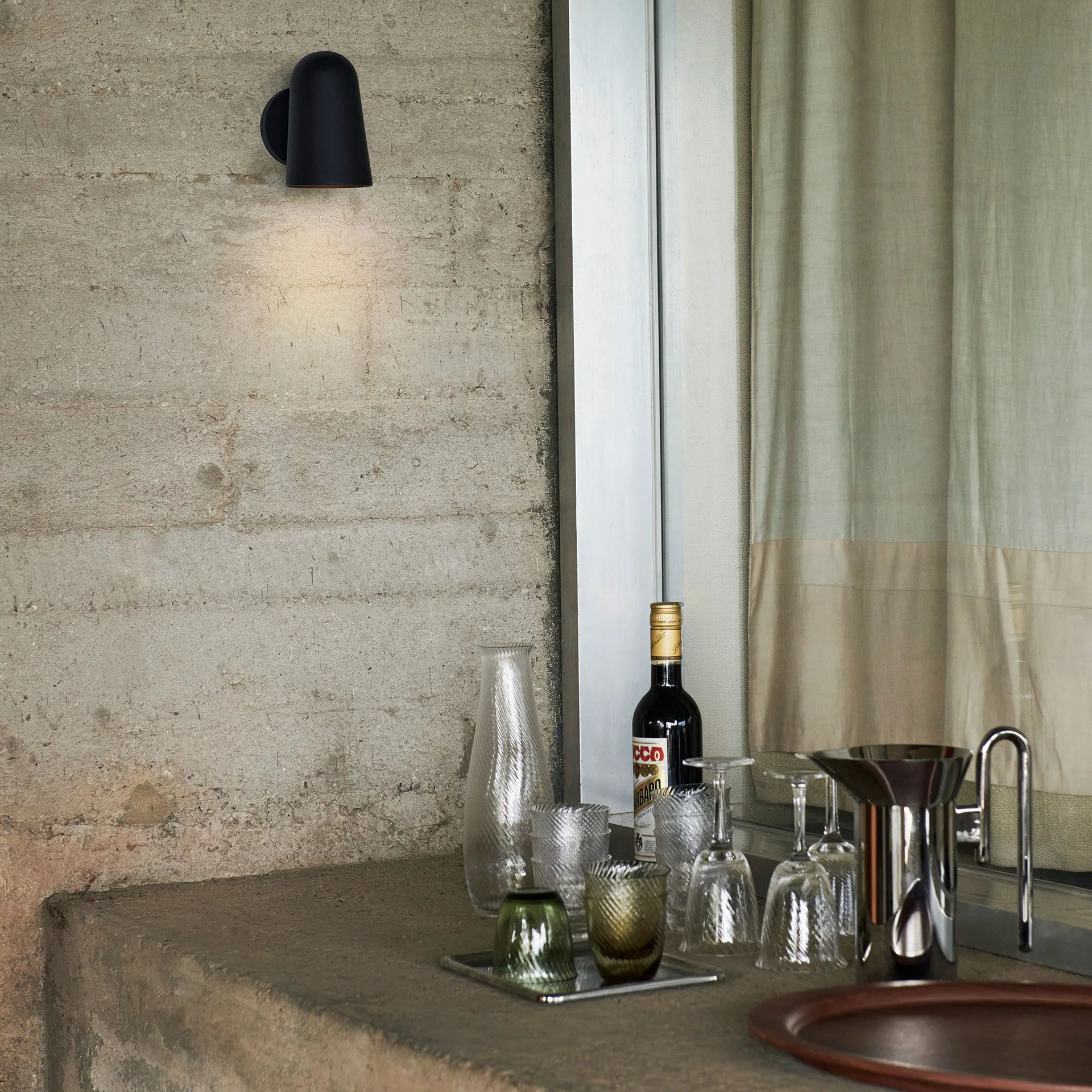 Solid SC104 vegglampe, Black &Tradition