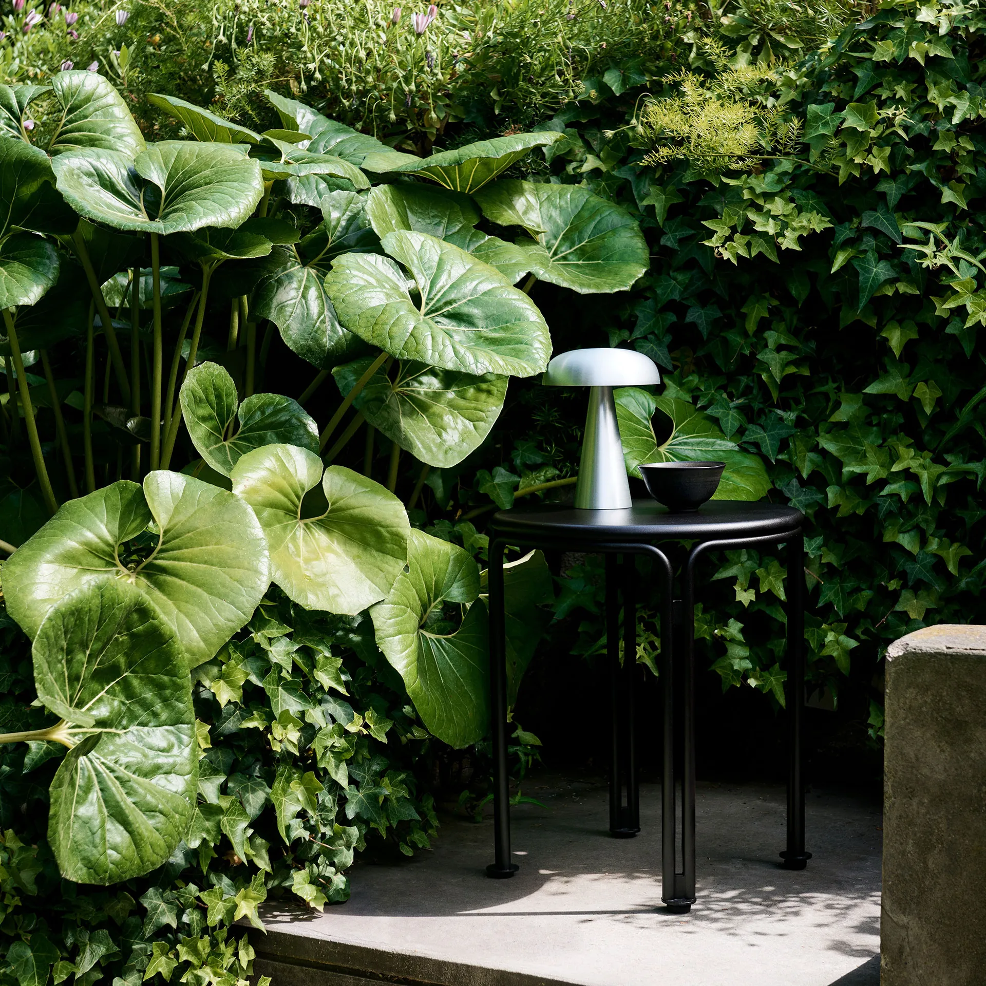 Thorvald SC102 sidebord, Warm black &Tradition