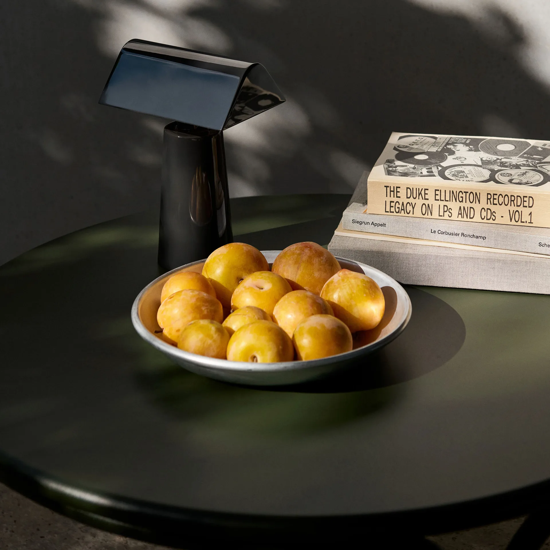 Thorvald SC108 sofabord, Bronze green, Ø70 cm &Tradition